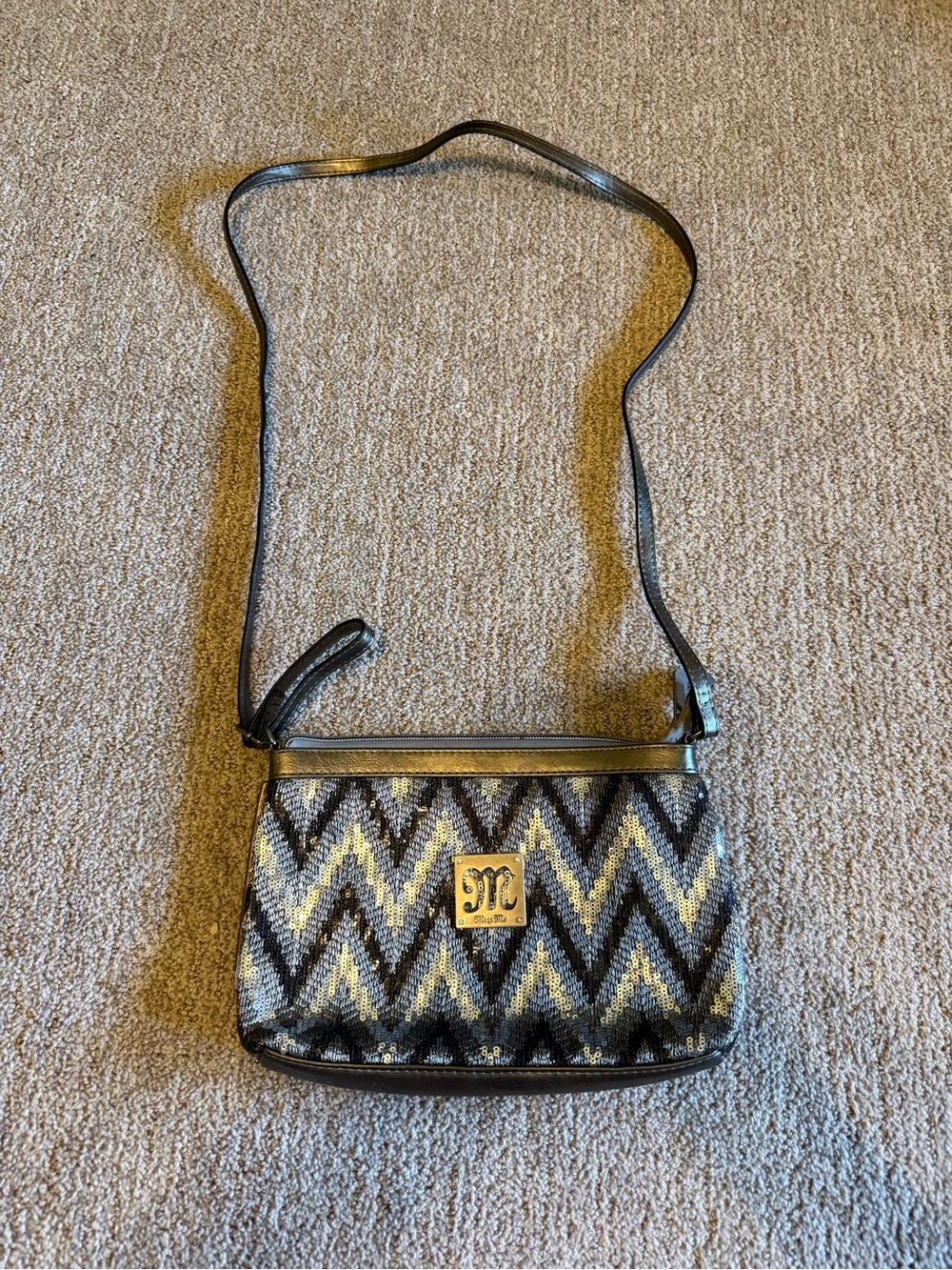 Miss Me Chevron Sequin Crossbody in Black and Gold